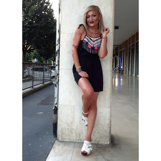 Tutina corta con frange multicolore |