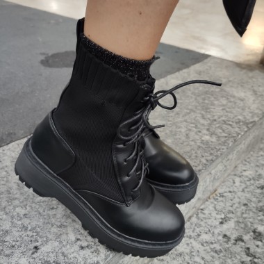 Anfibi bassi gambale elastico |