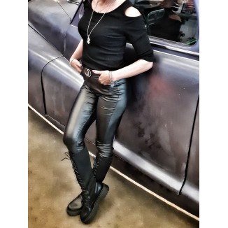 Pantaloni aderenti...