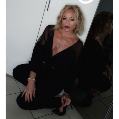 Tutina intera nera con dettagli in tulle