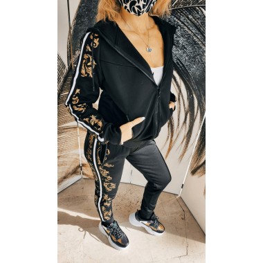 Tuta intera con decorazioni geometriche