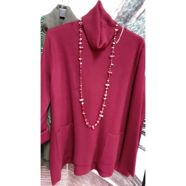 Maxi maglia di lana con collo alto |