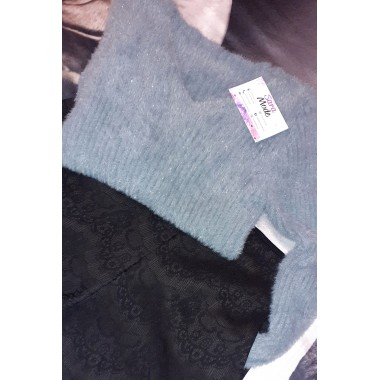 Maglione di lana peluche aderente scollo