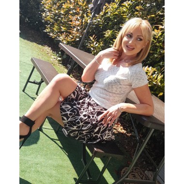 Gonnellina a fantasia geometrica con