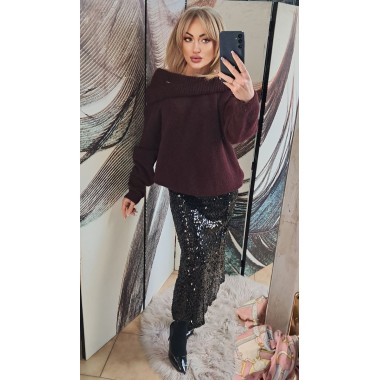 Maxipull di lana con ampio scollo |