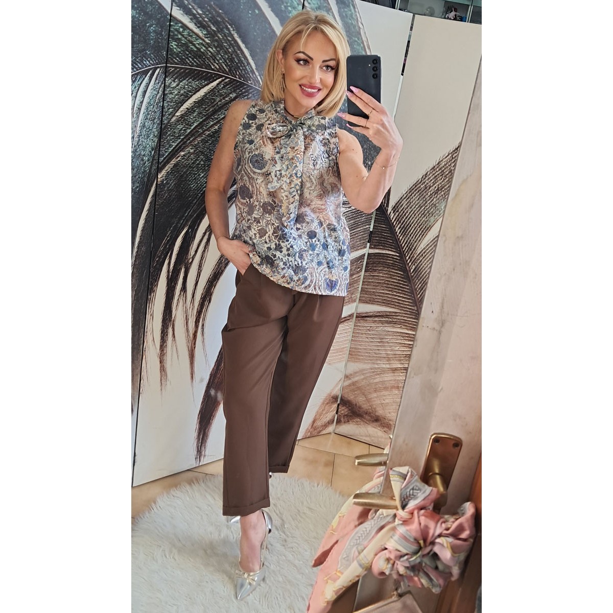 Blusa smanicata fantasia floreale |