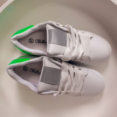Sneakers con retro fluo | Fluo